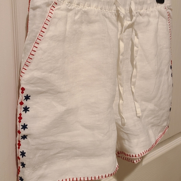 CYNTHIA ROWLEY 100% LINEN WHITE FLOWER EMBROIDERY SIDES SMALL NEW WITHOUT TAGS - Picture 3 of 6